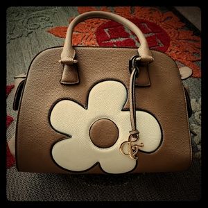 Amy&Joey Daisy Flower handbag 👜